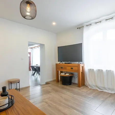 Charmante Necsilia Holiday home *