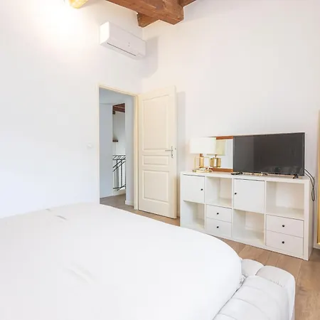 Charmante Necsilia Holiday home